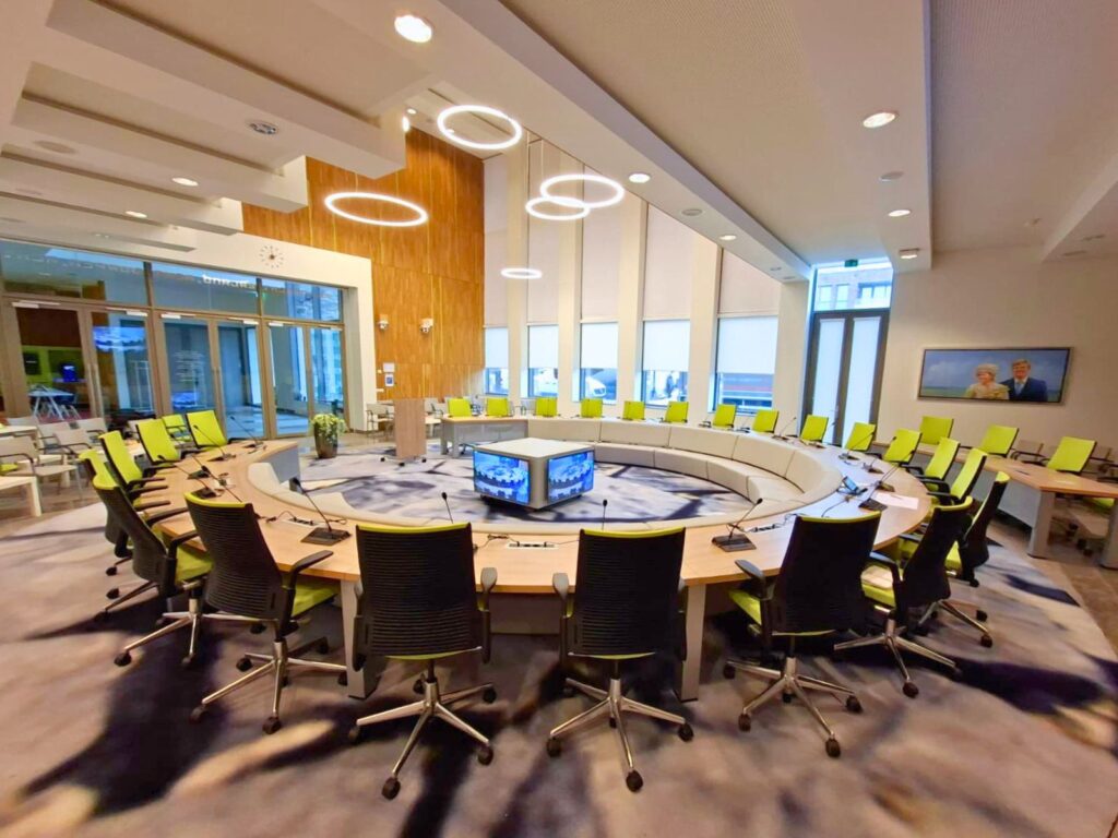 Nieuw Discussiesysteem RTG- & Raadzaal Gemeente Drechterland